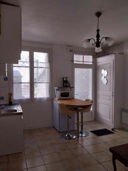 Cocon Calme, 2 Pieces Proche Bord De Loire Holiday home