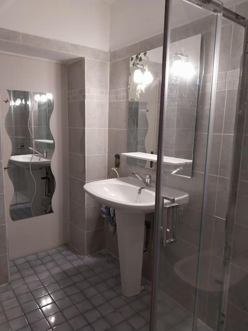 Cocon Calme, 2 Pieces Proche Bord De Loire Holiday home *
